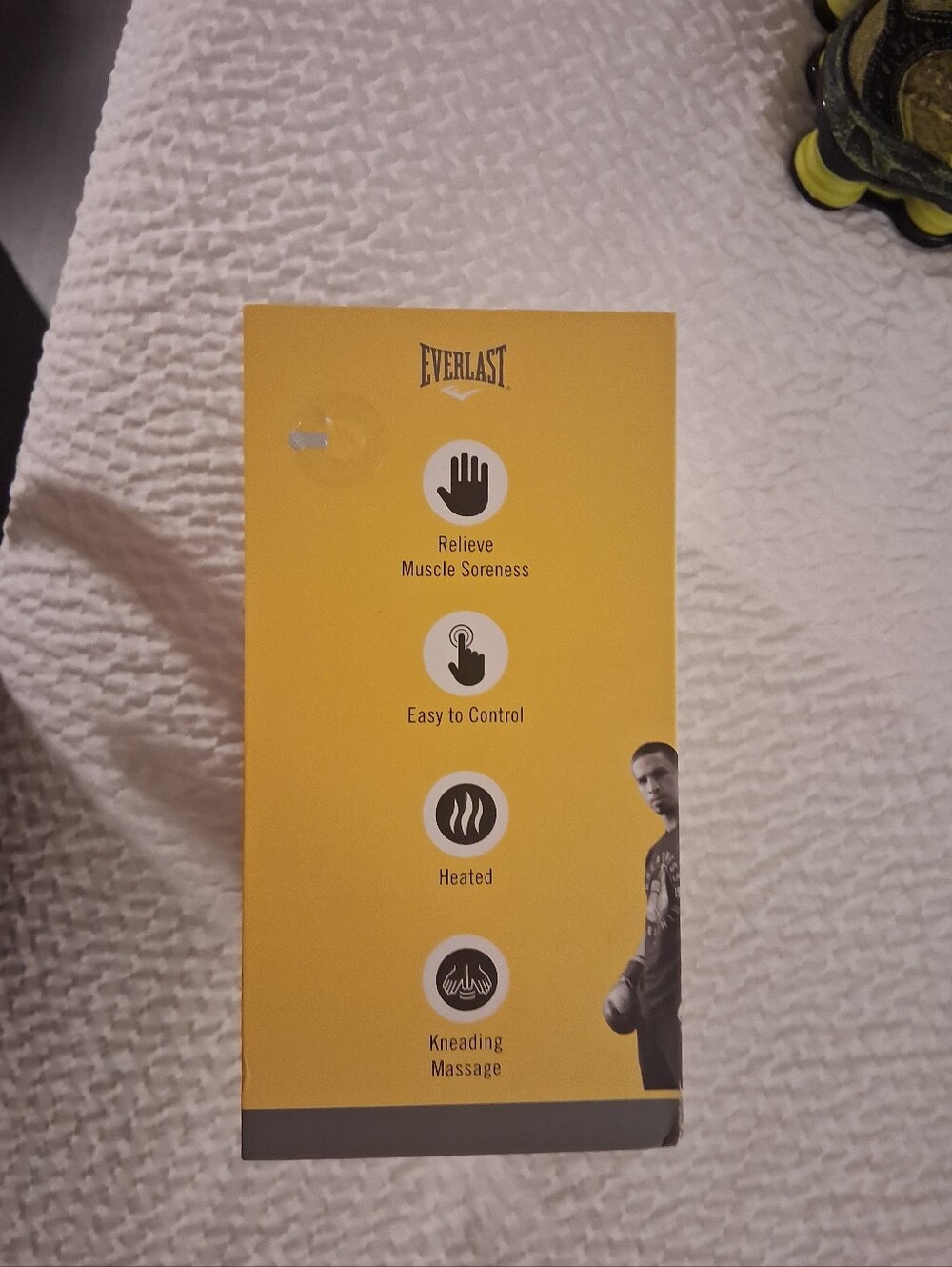 Everlast White Cordless Hand Massager with Black Interior - Picture 4 of 4